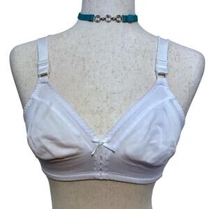 Bali NWOT White Bra Women 34B